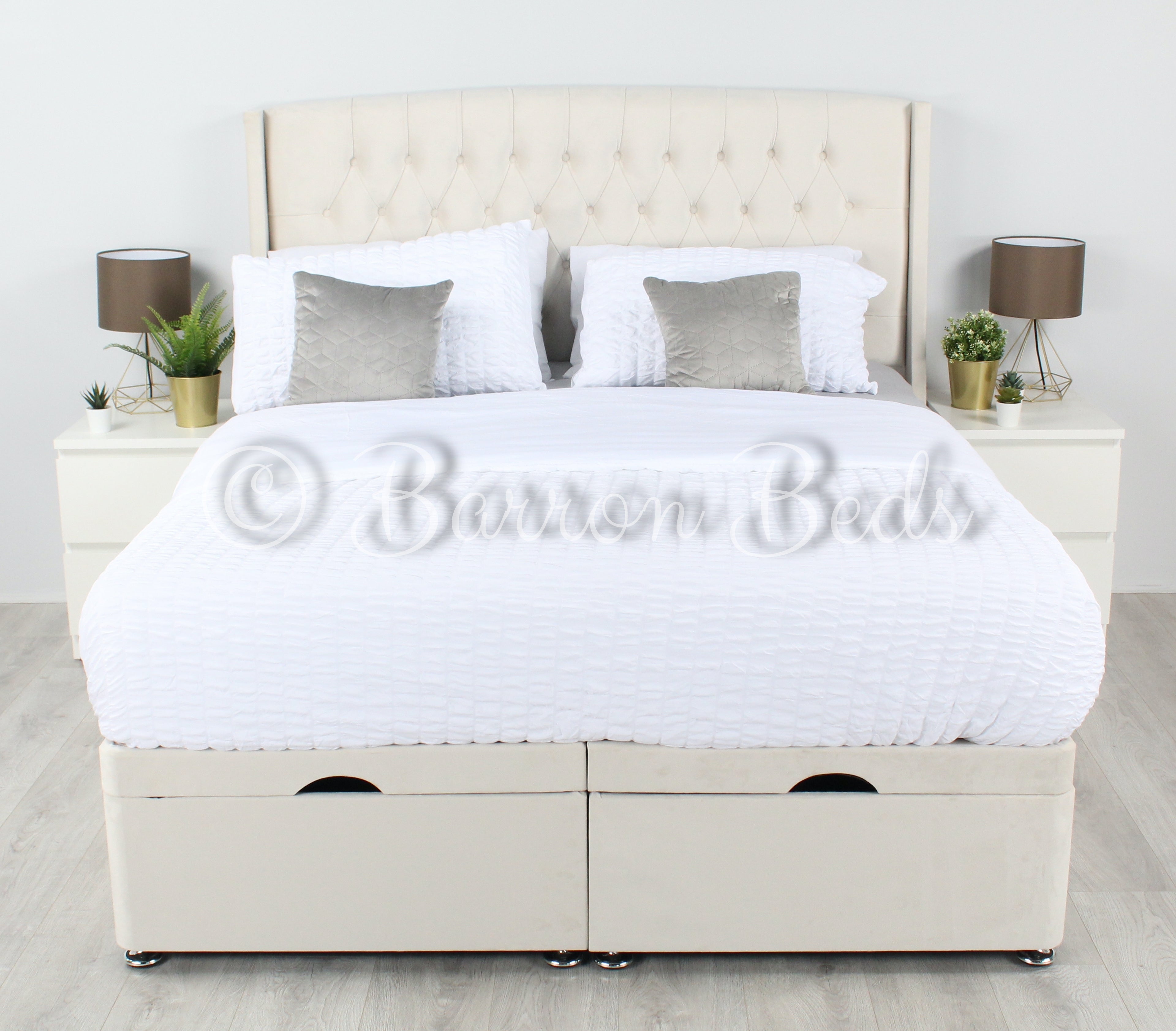 Cairo Chesterfield Wing Bed