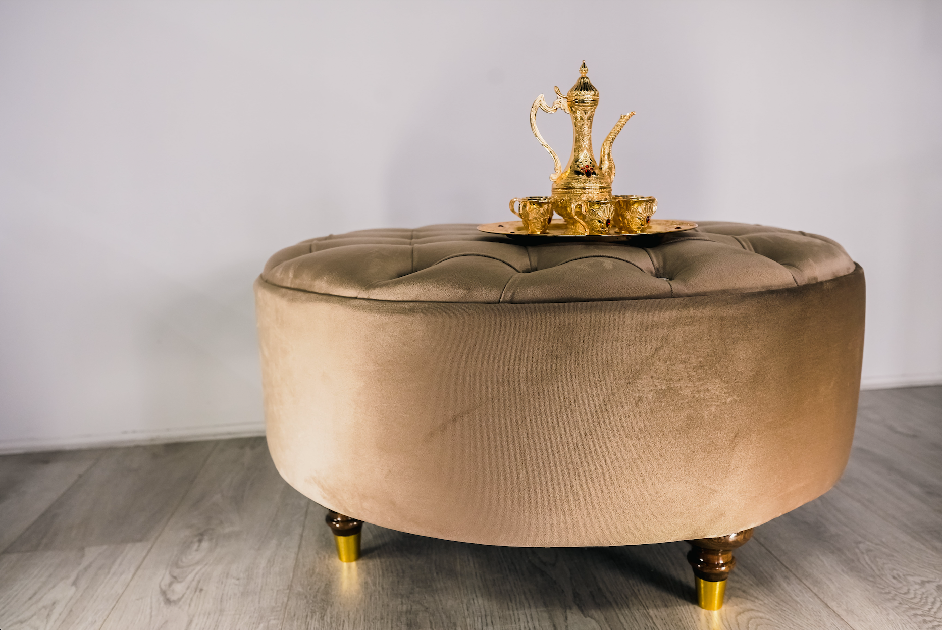 New Orhan Chesterfield Round Buttoned Pouffe Footstool