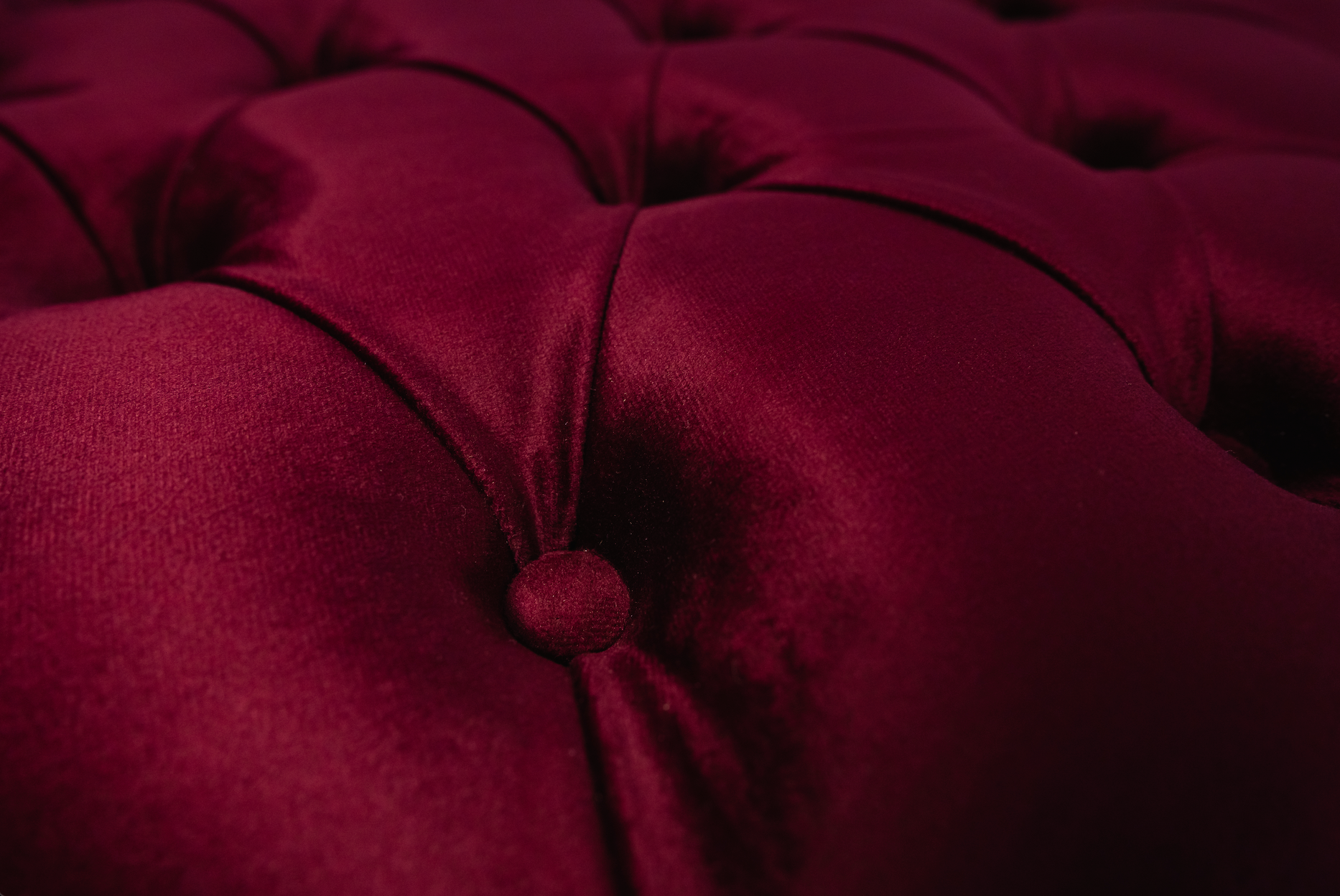 New Orhan Chesterfield Round Buttoned Pouffe Footstool
